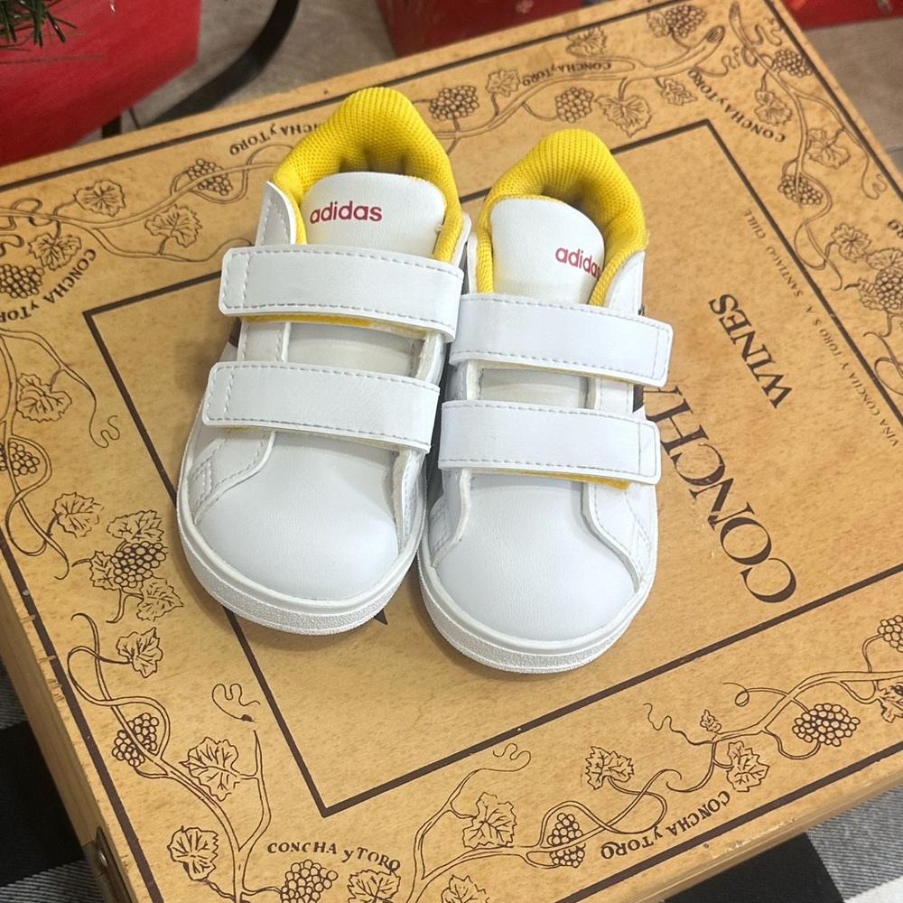 Adidas Kids White and Yellow Mickey Mouse Sneakers - Picture 9 of 16